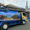 Di Tengah Kekeringan, MI Al Nashiriyah Moga Salurkan Bantuan Air Bersih ke Tiga Desa di Pulosari