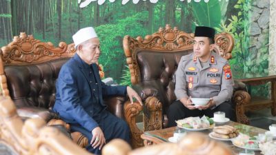 Kapolres Jombang Sowan ke Ponpes Darul Ulum, Minta Doa Restu