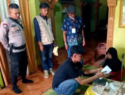 Pilkades Mekar Asri Jemput Bola! Warga Sakit dan Lansia Tetap Nyoblos, Panitia Datang ke Rumah