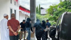 Ketua DPRK Nagan Raya Digerebek Istri Saat Bersama Perempuan di Rumah Dinas